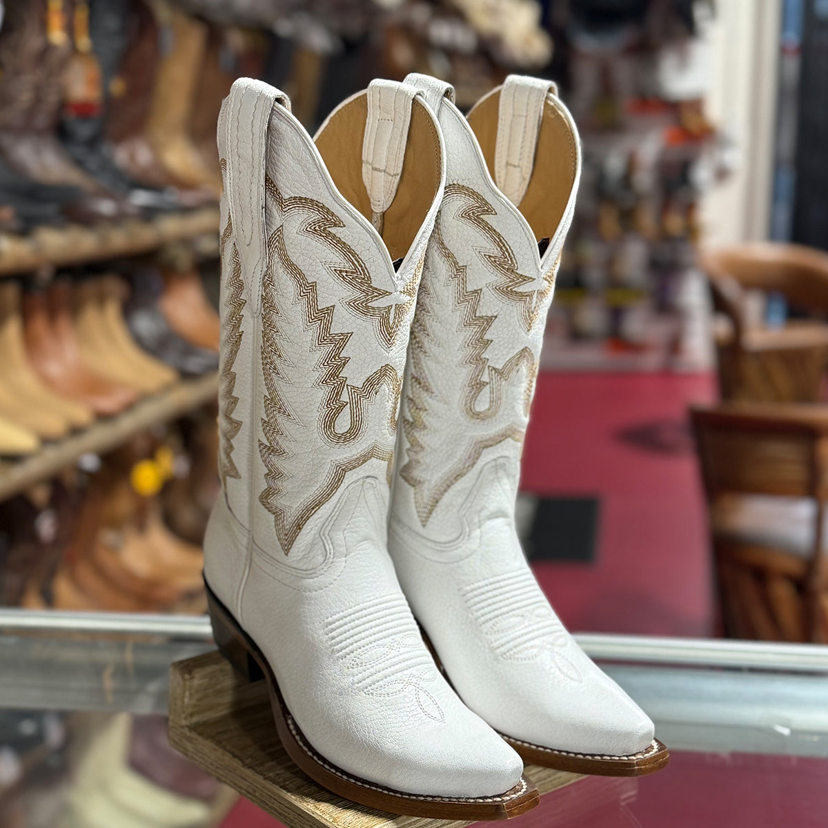 Los Altos white cowgirl boots snip toe