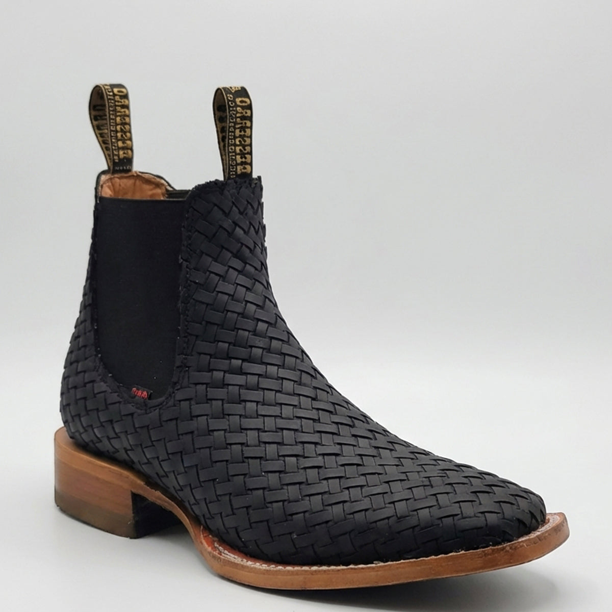 Besserro men's black botines square toe profile.