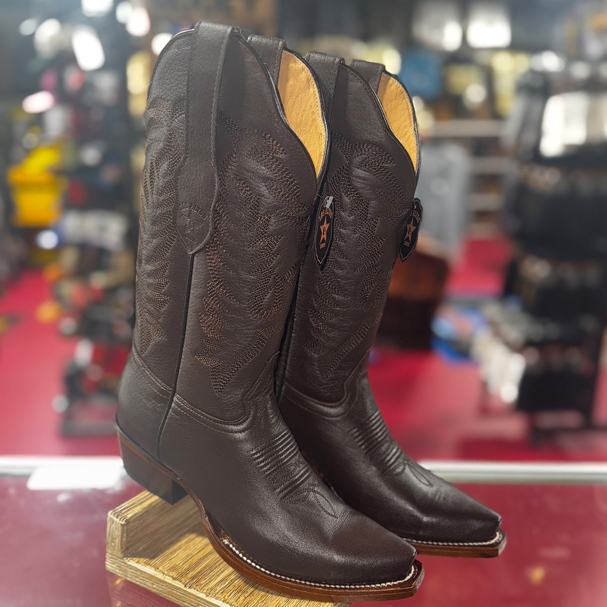 Los Altos brown snip toe cowgirl boots.