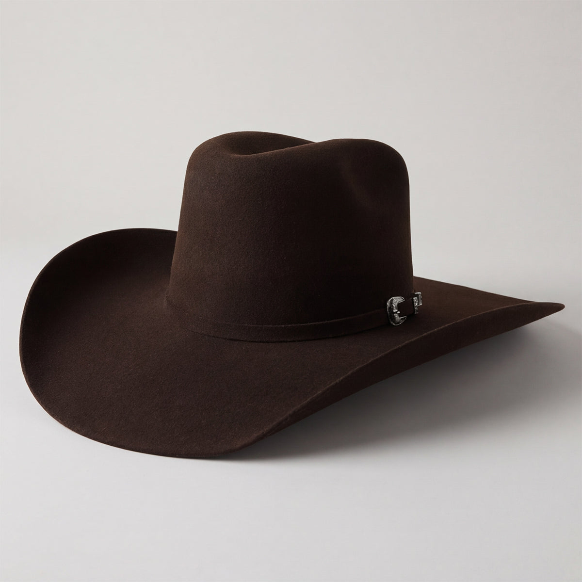 Cuernos Chuecos Renegade 6x brown felt cowboy hat.