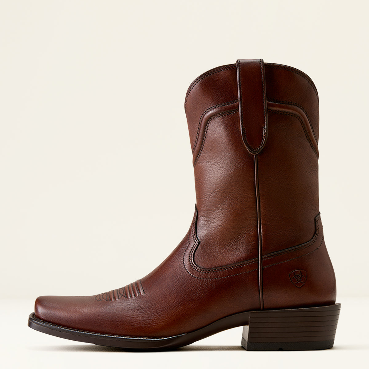 Lateral side profile view of the Ariat Oliver boot in Honey Bee Brown leather highlighting the 1.75-inch Futurity heel.