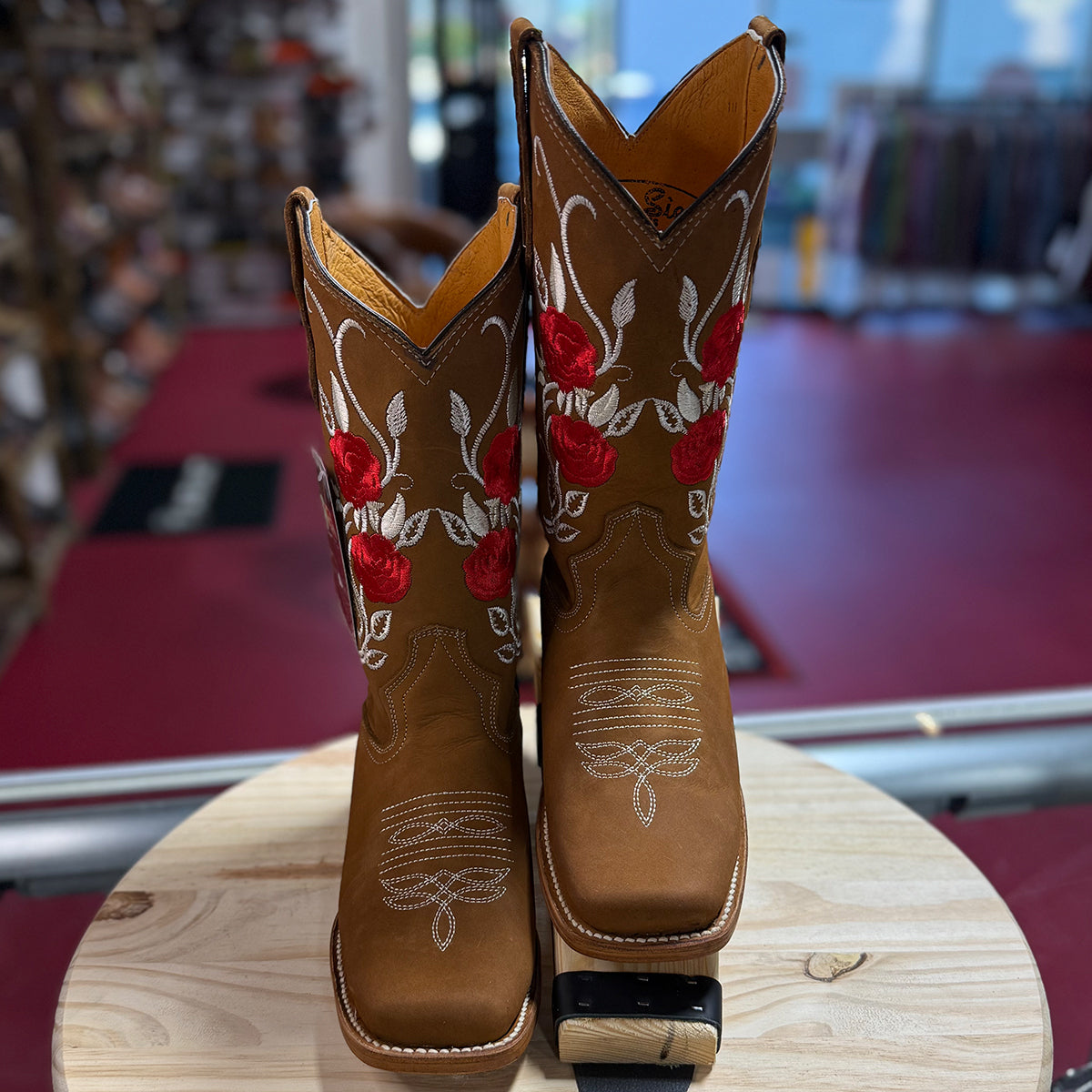 Botas vaqueras para mujer con rosas