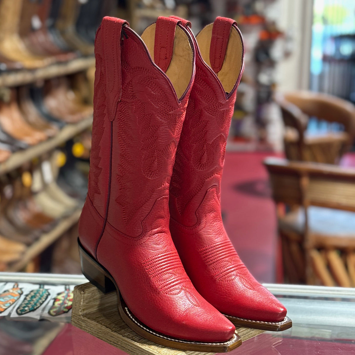Los Altos red cowgirl boots snip toe profile.