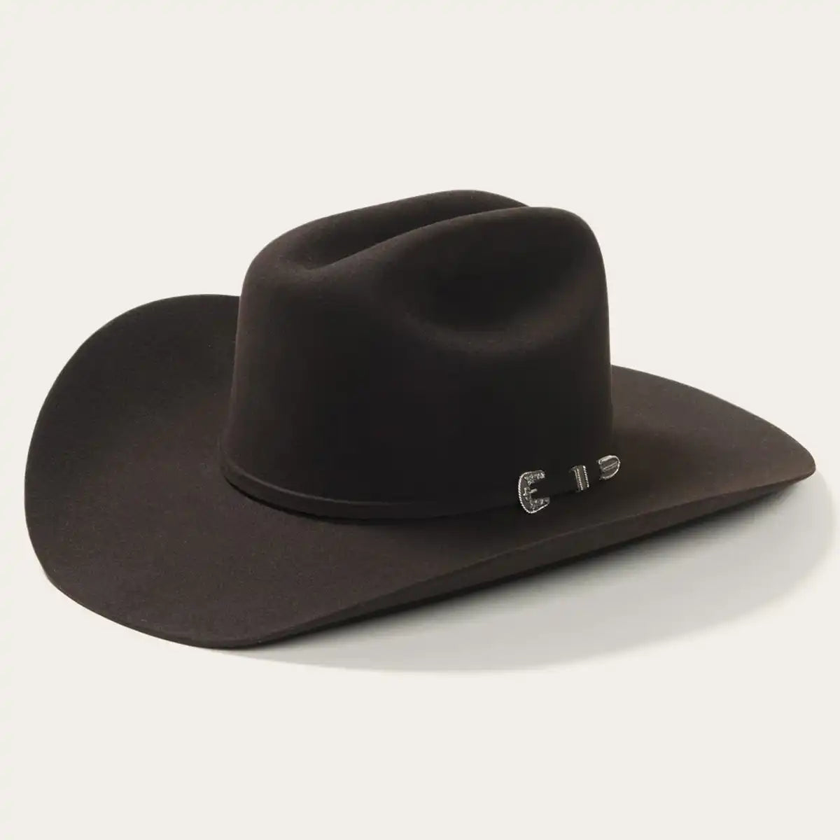 Three-quarter view of the Stetson 6X Skyline chocolate brown fur felt cowboy hat highlighting the 3-piece silver buckle set and cattleman crown.