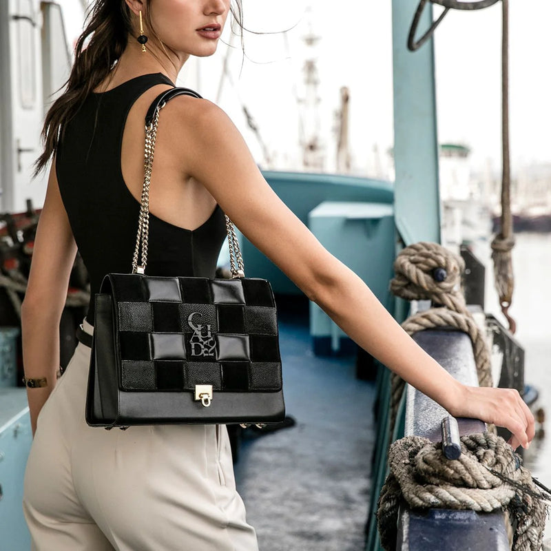 Stingray Chain-Link Cuadra Purse