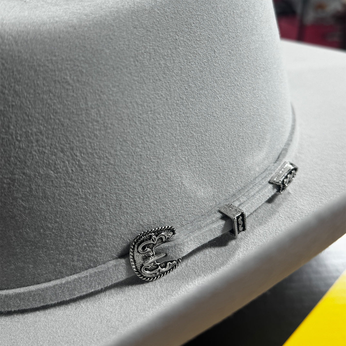 View of Serratelli buckle set