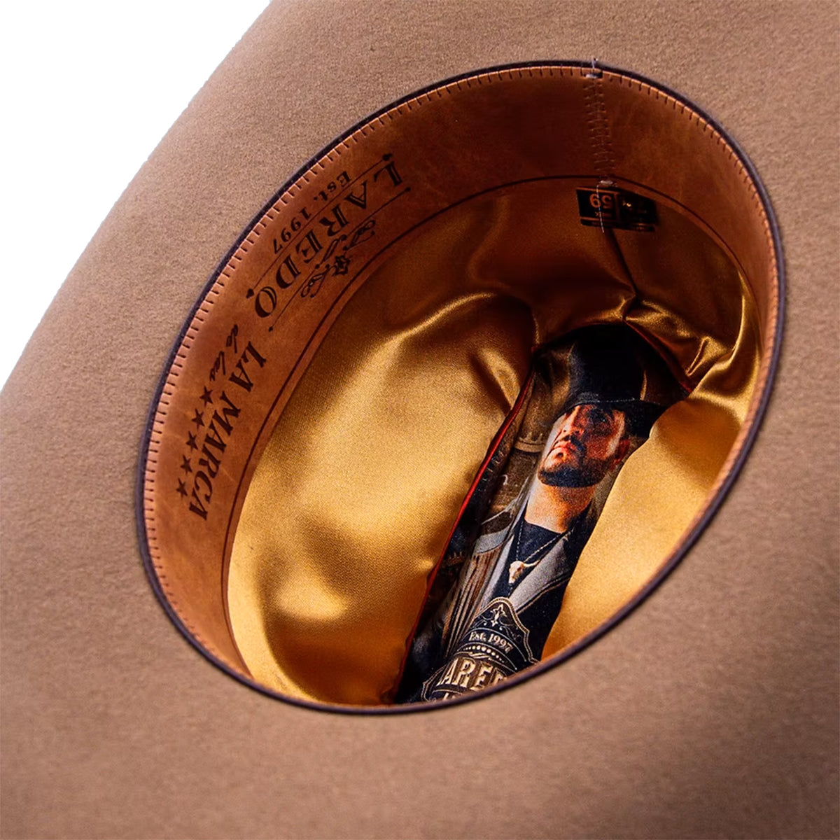 Inside view of Eden Muñoz hat