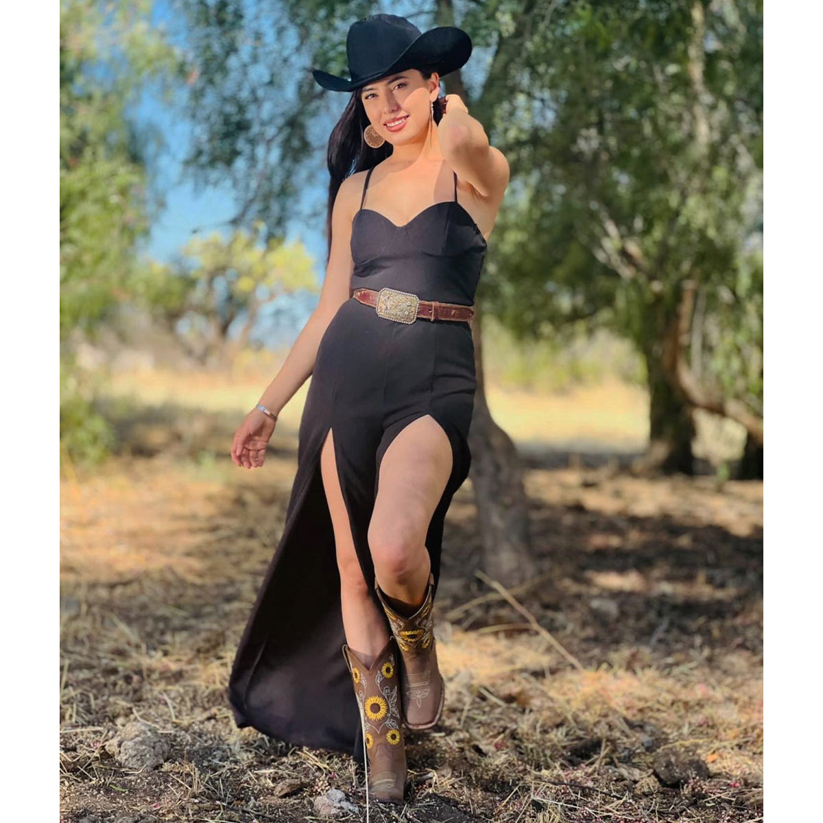 mexican outfits with cowgirl boots