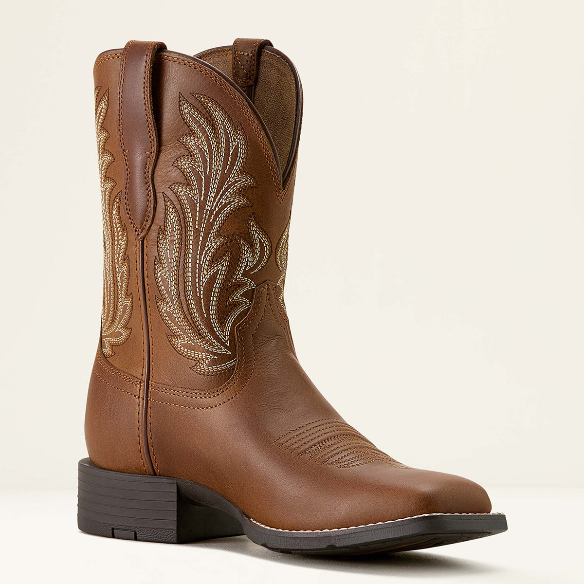 Ariat Women’s Round Up Filly Western Boot in Sorrel Crunch caramel brown leather featuring a 9-inch shaft, five-row stitching, and a wide square toe.