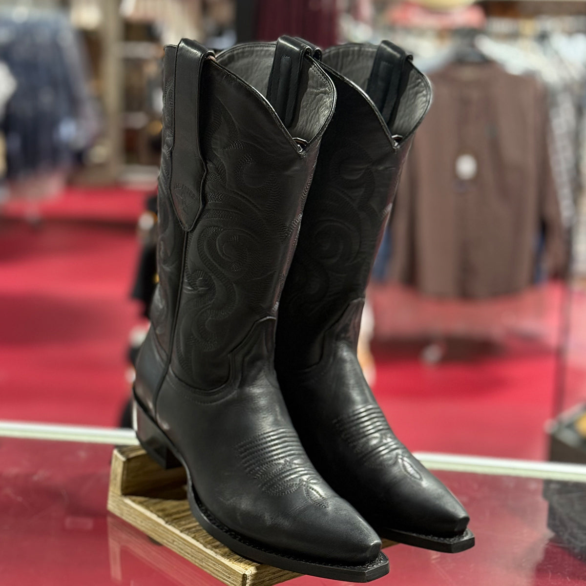 Los Altos black western boots snip toe