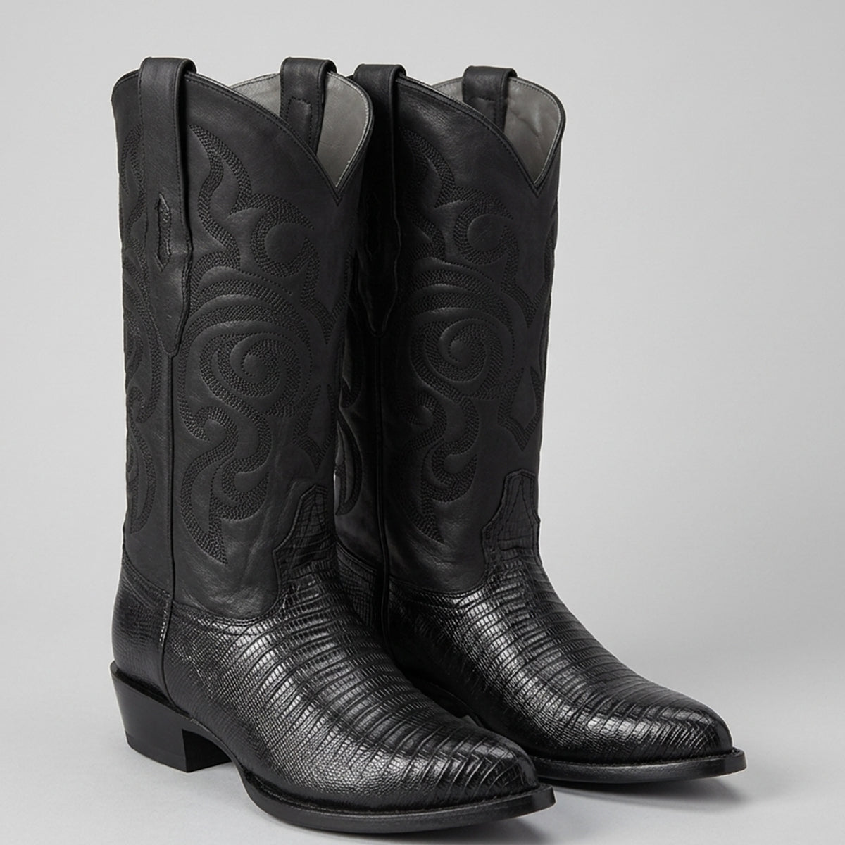Los Altos men's black genuine lizard skin western boot j-toe profile.