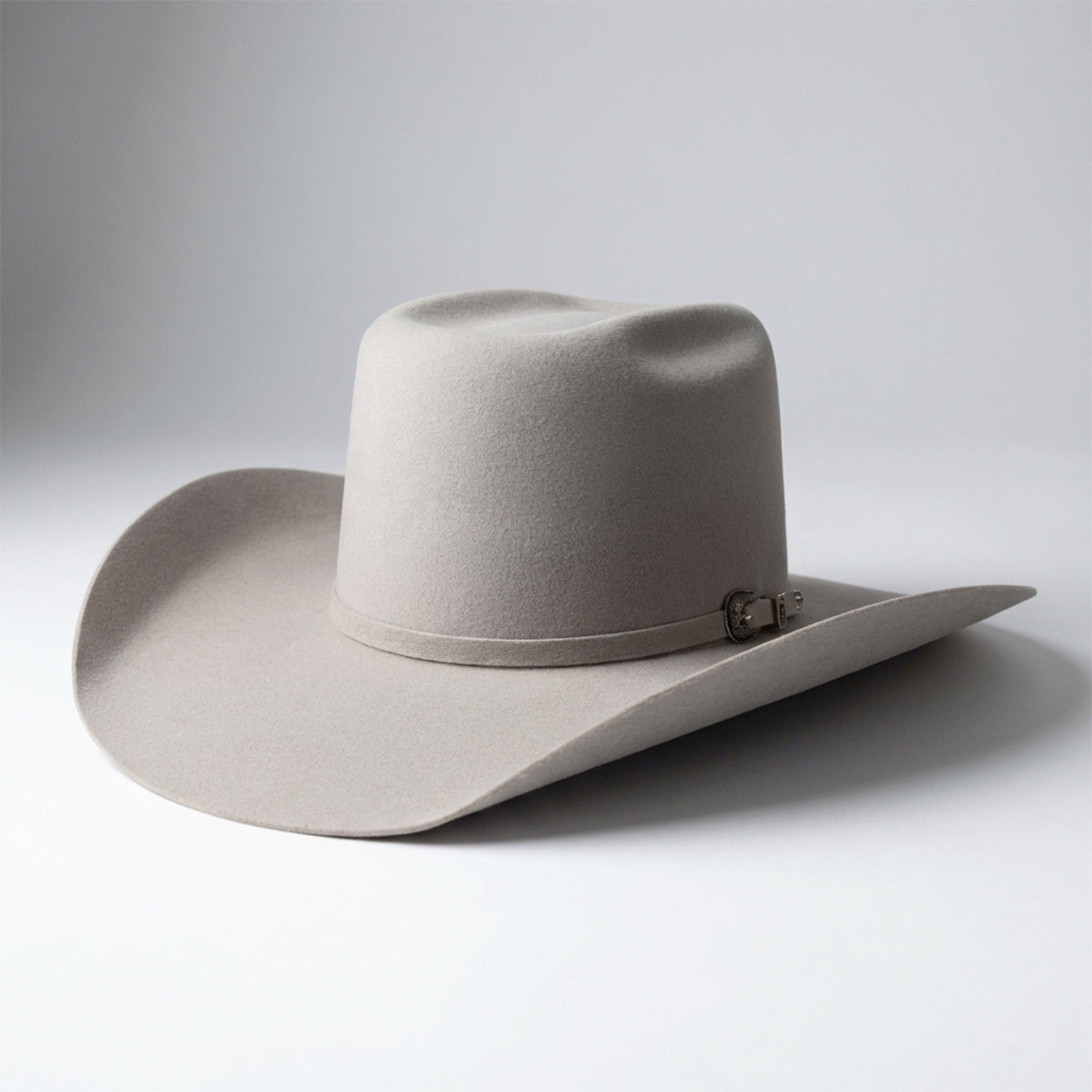 Cuernos Chuecos brick crown grey felt cowboy hat.