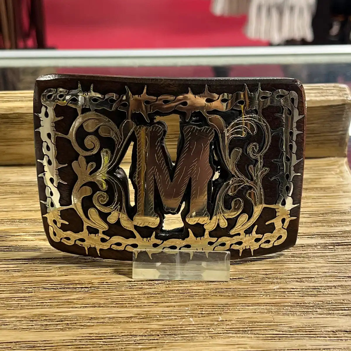 Hebilla Artesanal de Mezquite Inicial "M"