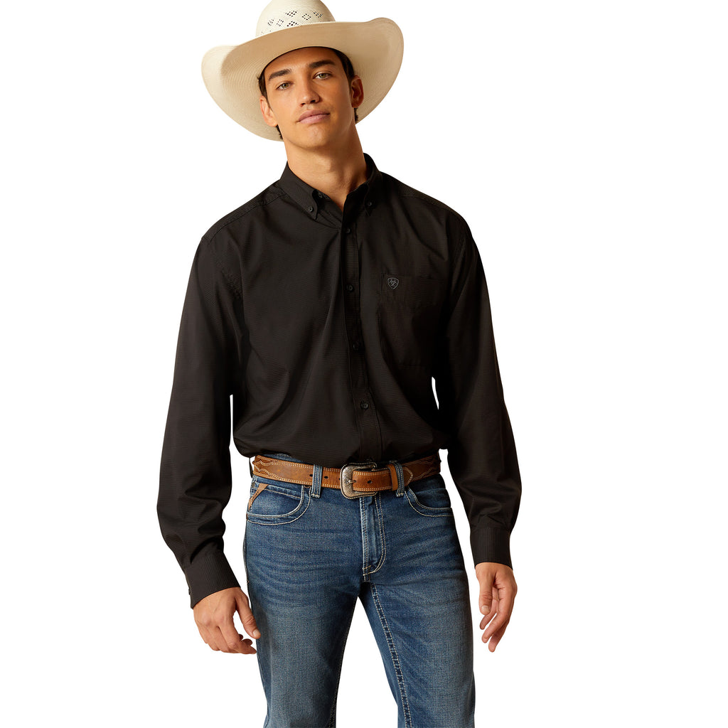 Ariat Venttek Classic Fit Camicia Uomo, Maniche Corte, Nero, Taglia XL. Tessuto Traspirante Con Protezione UPF E Tecnologia Antiodore