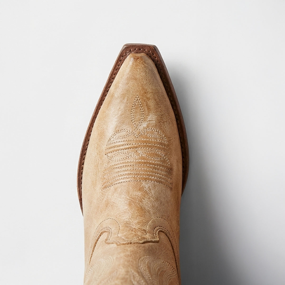 Los Altos snip toe profile top view.