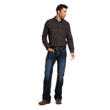 model wearing ariat m7 jeans